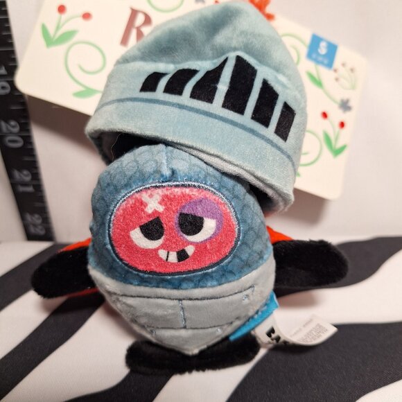 NWT Bark *BarkBOX* - Knights of GnawmoreTheme with 3 Dog Toys S - Picture 3 of 16